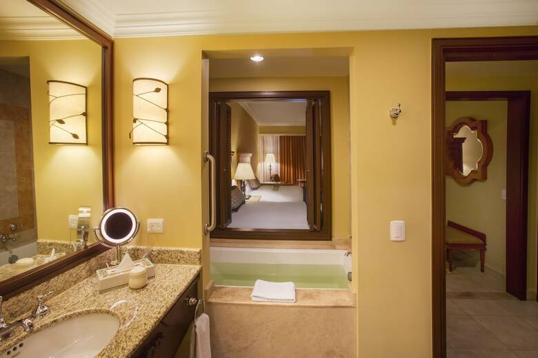 Hotel Pueblo Bonito Sunset Beach Resort & Spa