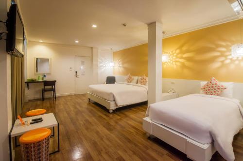 Hotel First House