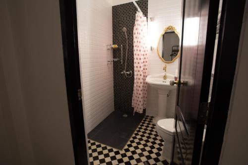 Hotel First House