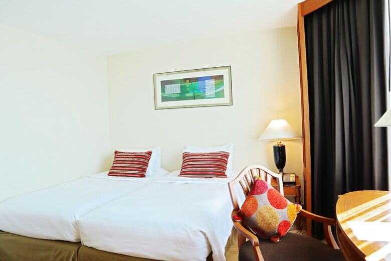 Hotel Century Park