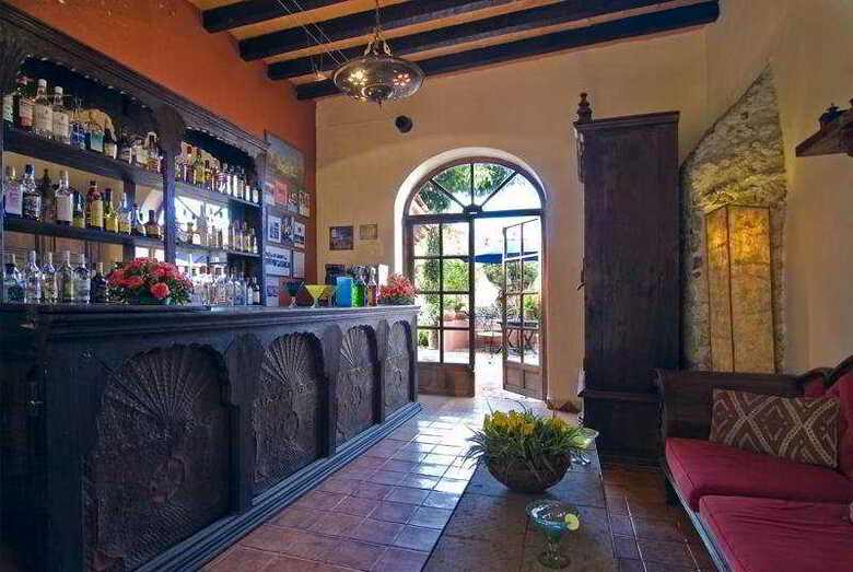 Hotel Casa Rosada