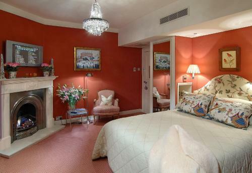 Summer Lodge Hotel