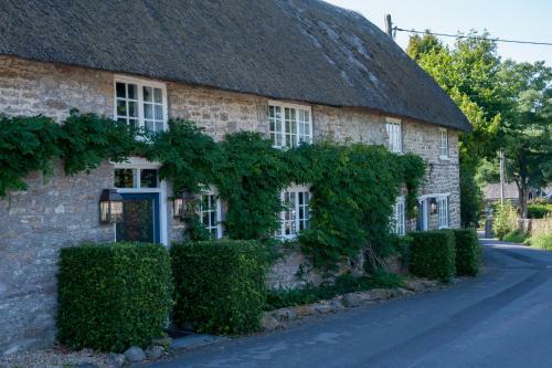 Summer Lodge Hotel