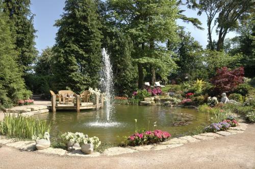 Summer Lodge Hotel