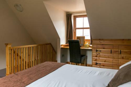 Redwood House B&B