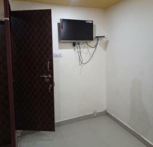 Hotel Raahi Palace By Wb Inn, Kanpur