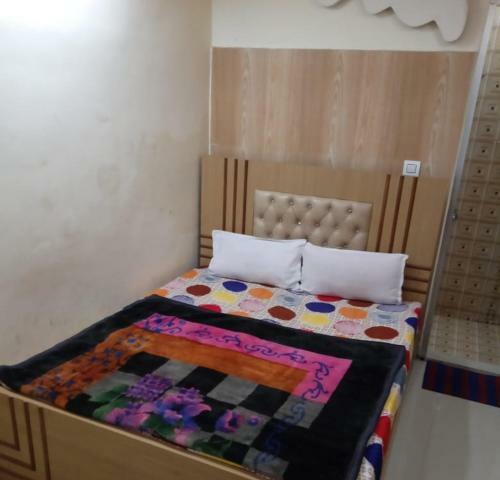 Hotel Raahi Palace By Wb Inn, Kanpur