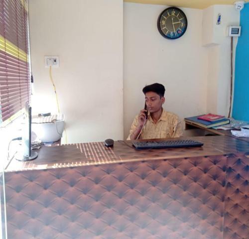Hotel Raahi Palace By Wb Inn, Kanpur