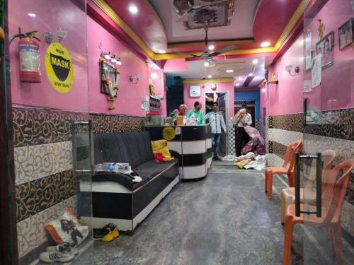 Hotel Asha Palace By Wb Inn, Kanpur