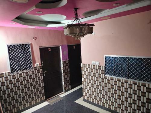 Hotel Asha Palace By Wb Inn, Kanpur