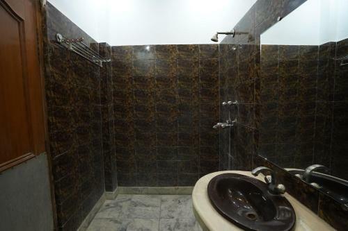 Shubh Hotel By Wb Inn, Kanpur