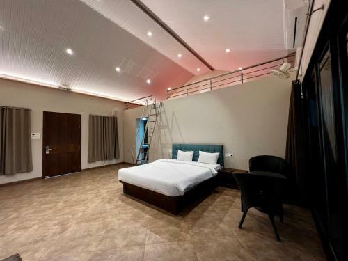 Hotel Paramount Riverfront Resort & Spa, Karjat