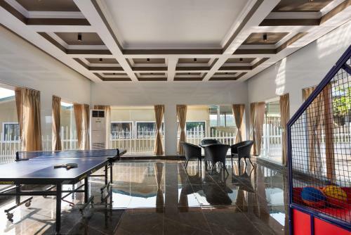 Hotel Paramount Riverfront Resort & Spa, Karjat