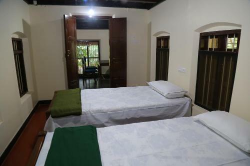 The Mana-heritage Stay - Chengazhimattam Mana