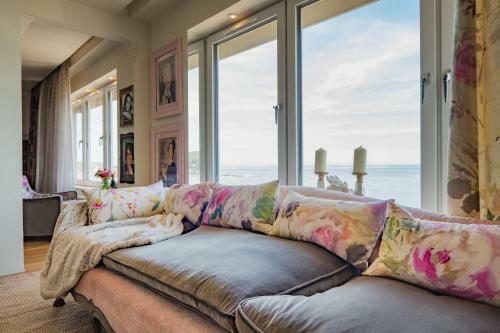 Beach Apartment Pop Up Living