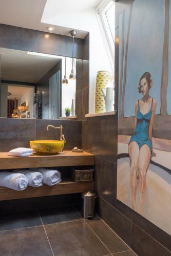Beach Apartment Pop Up Living