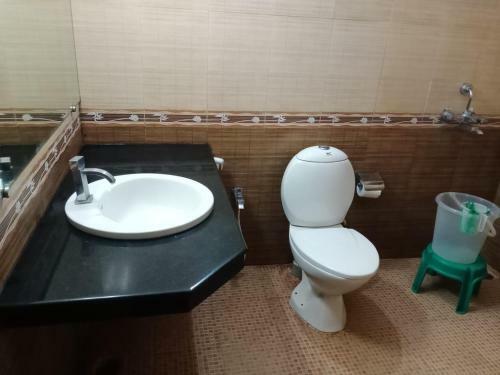 Hotel Yogi Cool Stay Residency