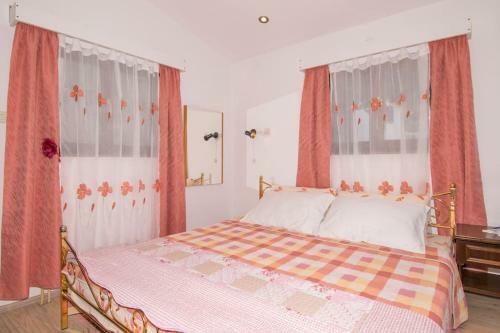 Apartment Liljana With Shared Swimming Pool