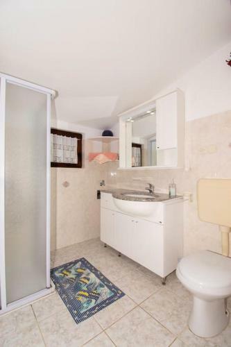 Apartment Liljana With Shared Swimming Pool