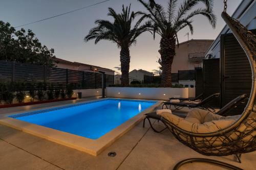 Lulani Pool Apartment