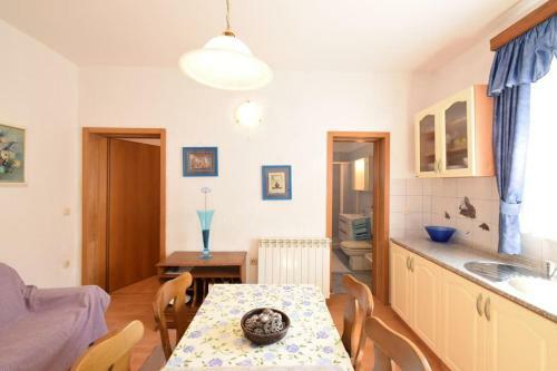 Apartment Uvo 1 With Shared Pool