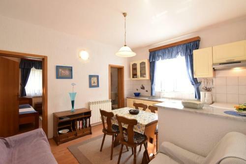 Apartment Uvo 1 With Shared Pool