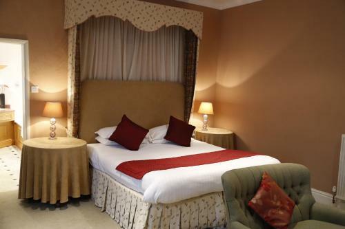 The Crown Hotel Stone