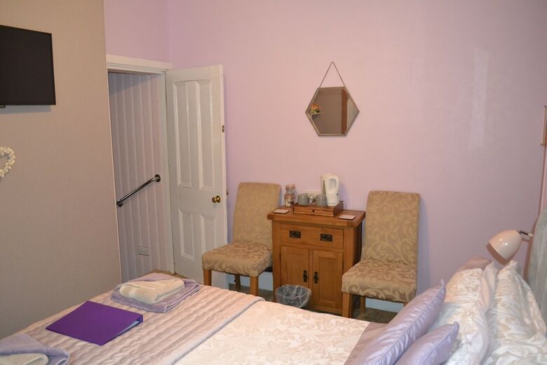 Bed & Breakfast Berwyn Guest House