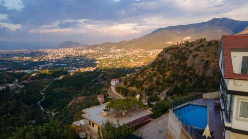 Magnificent Villa With Private Pool And Gorgeous View In Alanya