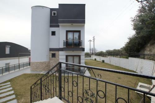 Ku?adas? M�stakil Villa