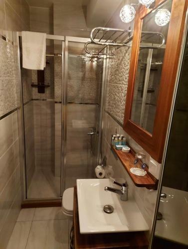 Bed & Breakfast Eleni (L&e) Pansiyon