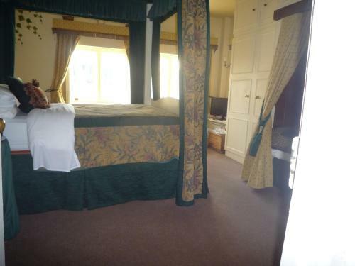 Hostal Cardynham House