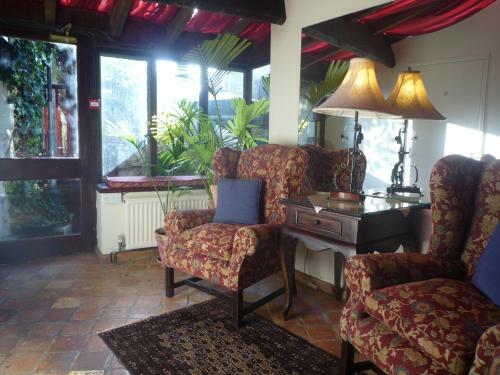 Hostal Cardynham House