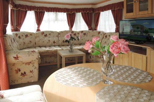 Mobile Home In Kolczewo With A Terrace