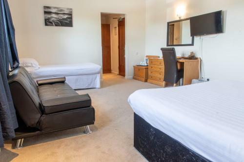 Parkmore Hotel & Leisure Club