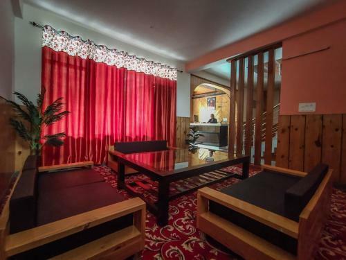 Hotel Blue Pine Keylong