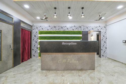 Oyo 49471 Hotel Cm Palace