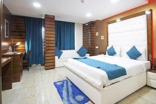 Hotel Oyo 4964 Golden Oyster Suites