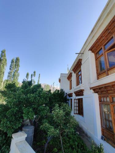 Hostal Namra Villa