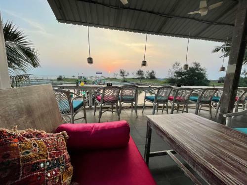 Hotel Chique Shanti Resort
