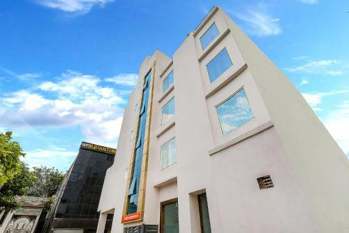Hotel Fabexpress Global Inn Gold
