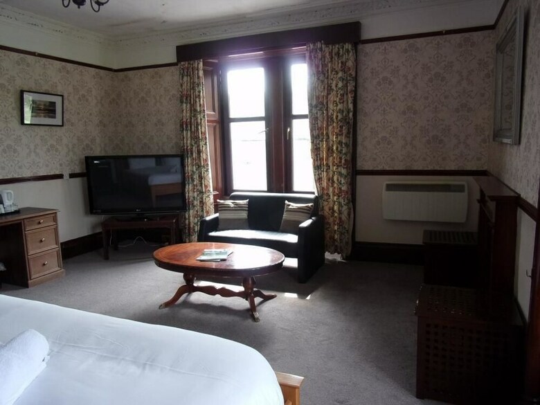 Richmond Arms Hotel