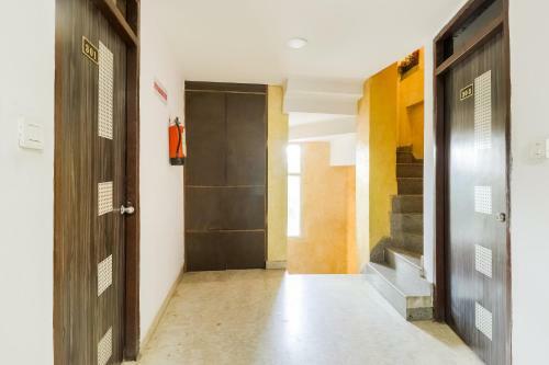 Oyo 62210 Travellers Inn Hotel And Conferences