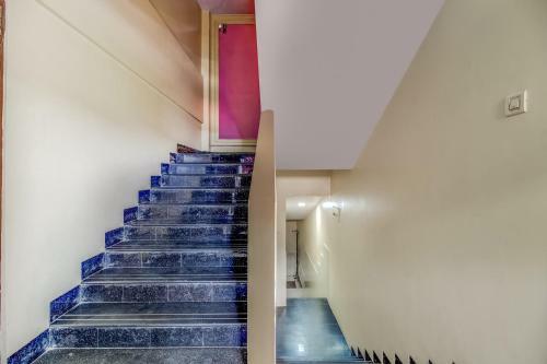 Hotel Oyo 49003 Avenue Residency And Lodging