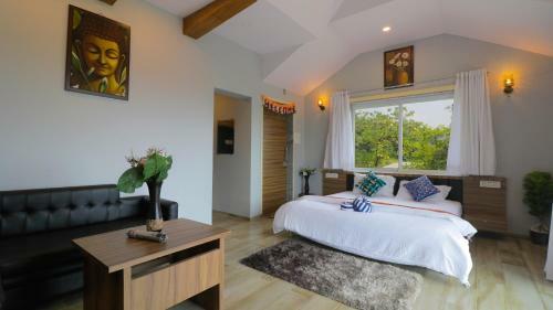Leisurely Casa By The Hills, Pawna Lake