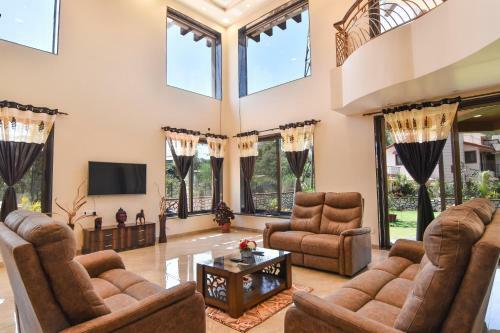 Eko Stay Gold -titanium Villa
