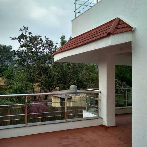 Royal Villa 2 - 3 Bhk A/c Bungalow In Lonavala