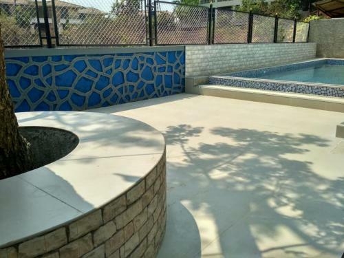 Royal Villa 2 - 3 Bhk A/c Bungalow In Lonavala