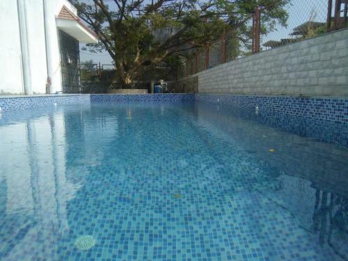 Royal Villa 2 - 3 Bhk A/c Bungalow In Lonavala