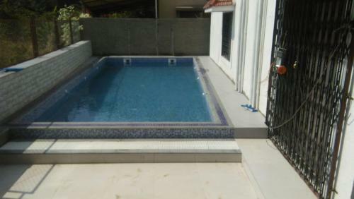 Royal Villa 2 - 3 Bhk A/c Bungalow In Lonavala